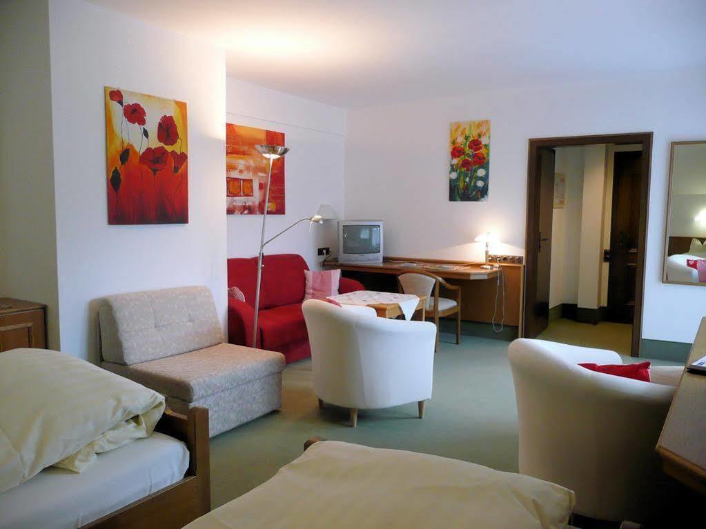 Landhotel Untere Kapfenhardter Muehle Unterreichenbach Екстер'єр фото